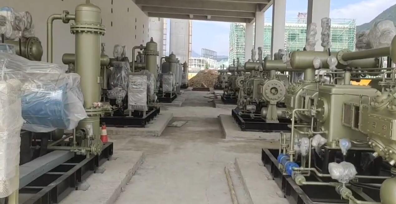 開化合成氯化氫壓縮機(jī)安裝現(xiàn)場展示